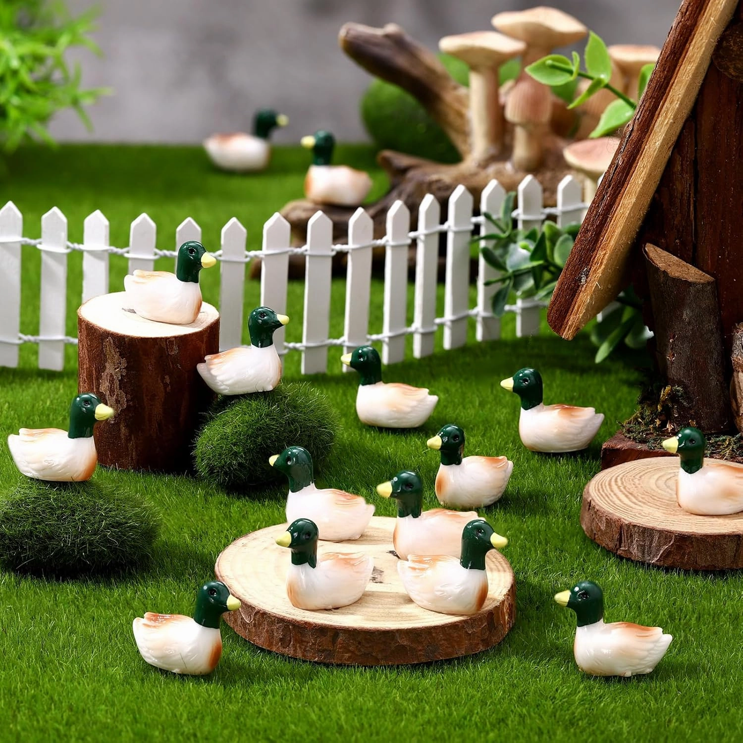 100 Pcs Mini Resin Mallard Mini Ducks Tiny Ducks Figurines Bulk for Garden Micro Landscape Doll House Aquarium Potted Ornament DIY Craft Project Bonsai Moss Terrarium (Mallard)