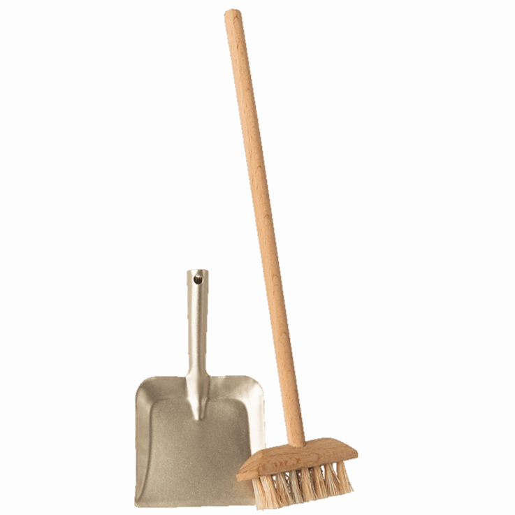2020 Maileg Miniature Broom Set