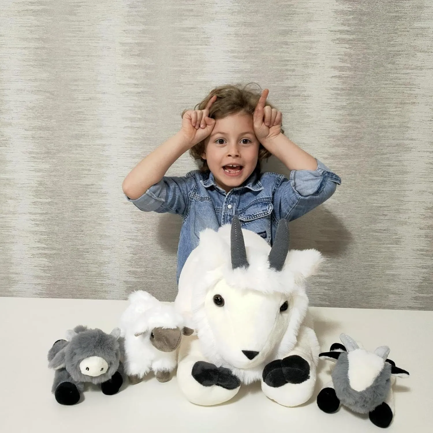 4Pcs Goat Plush Set, Big Mom Goat Stuffed Animal with 3 Baby Goat Plush Toys, 18" Zoo Animal Stuffed Toy Gift for Girls Boys Kids, Cuddly Farm Animal Plushies for Christmas Children's Day