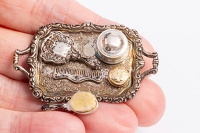 Dollhouse Miniature ~ Sterling Silver Ladies Vantiy with Working Compact, Guglielmo Cini & Pete Acquisto - Lee Lefkowitz Estate