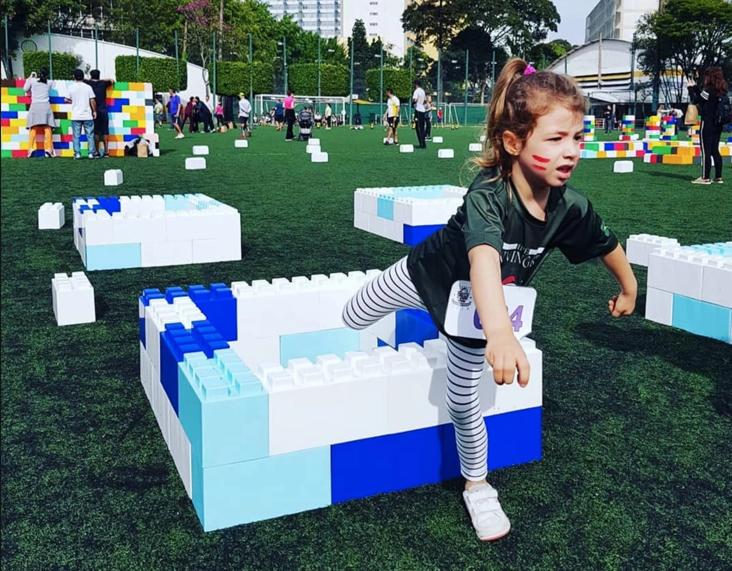 EverBlock 12' x 6' Full Size Plastic Modular Bulk Pack | Giant Building Blocks | Easy to Connect & Reuse | Indoor & Outdoor Use | Build Displays & Structures | Light Blue
