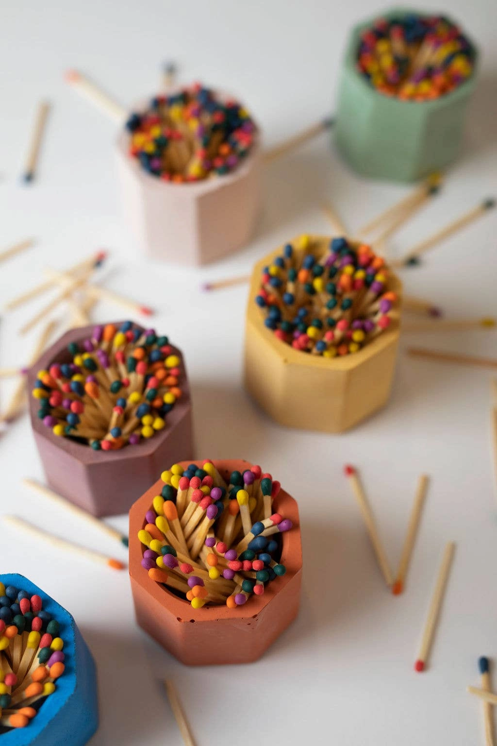 Matcha Match Holder w/ Rainbow Matches