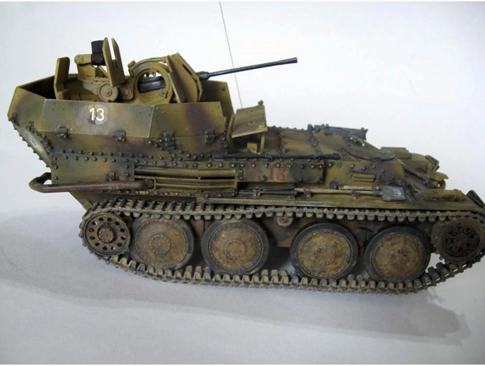 Sd Kfz 140 Ausf M Flakpanzer 38(t) Gepard German Tank Model Kit 1/35 Scale - Military WW2 Tank Miniatures Plastic Model Set Army Vehicle Building Kit with Assembly Instructions in Russian Language