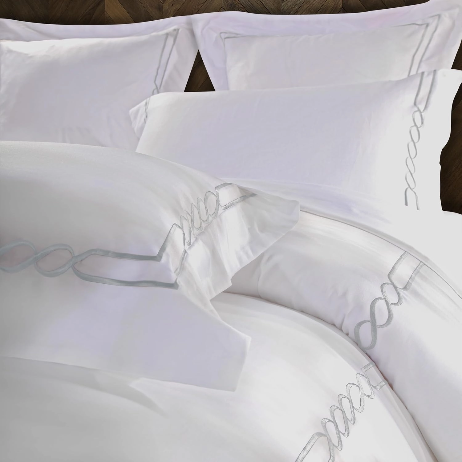 Superior Lorenz Cotton 200 Thread Count Duvet Cover Set, Comforter Cover, Bed Essentials, Embroidered Infinity Border, Includes 1 Duvet Cover with Button Closure, 2 Pillow Shams, King/California King