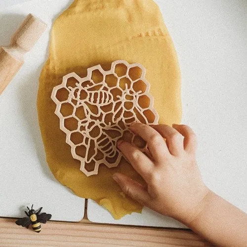 Teddy Bear Bee and Honey Comb Eco Cutter Set