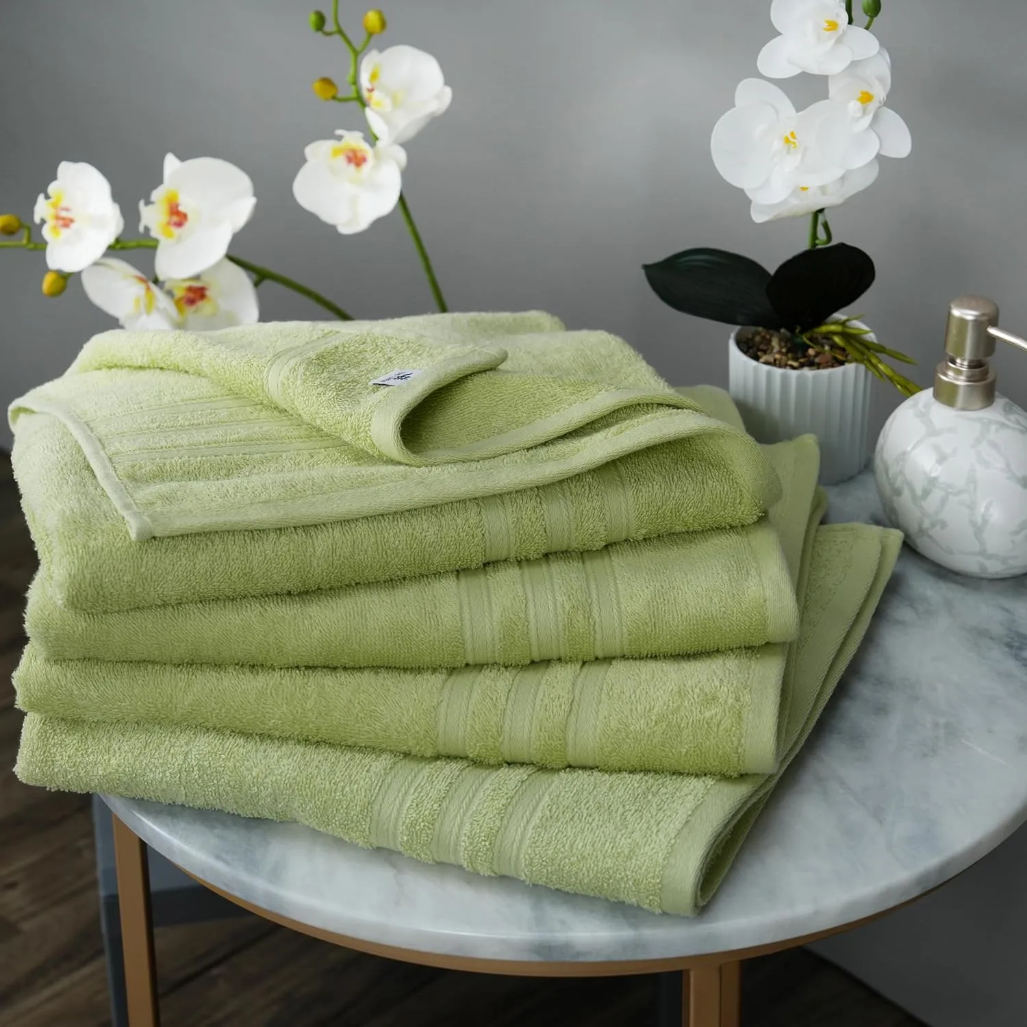Tens Towels Pack of 4 Soft Bath Towels, 100% Cotton, 27 x 54 Inches, Lightweight & Quick-Dry, Ideal for Daily Bathroom Use, Practical & Comfortable, Light Green