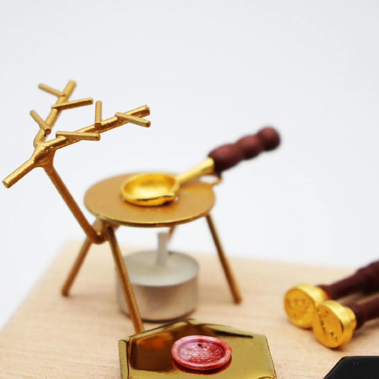 TOPINCN Dollhouse Wax Seal Stamp Sealing Wax Warmer for Dollhouse Accessories Multipurpose Innovative Simulation Exquisite Miniature Wax Seal Stamp Set (Christmas Pattern)